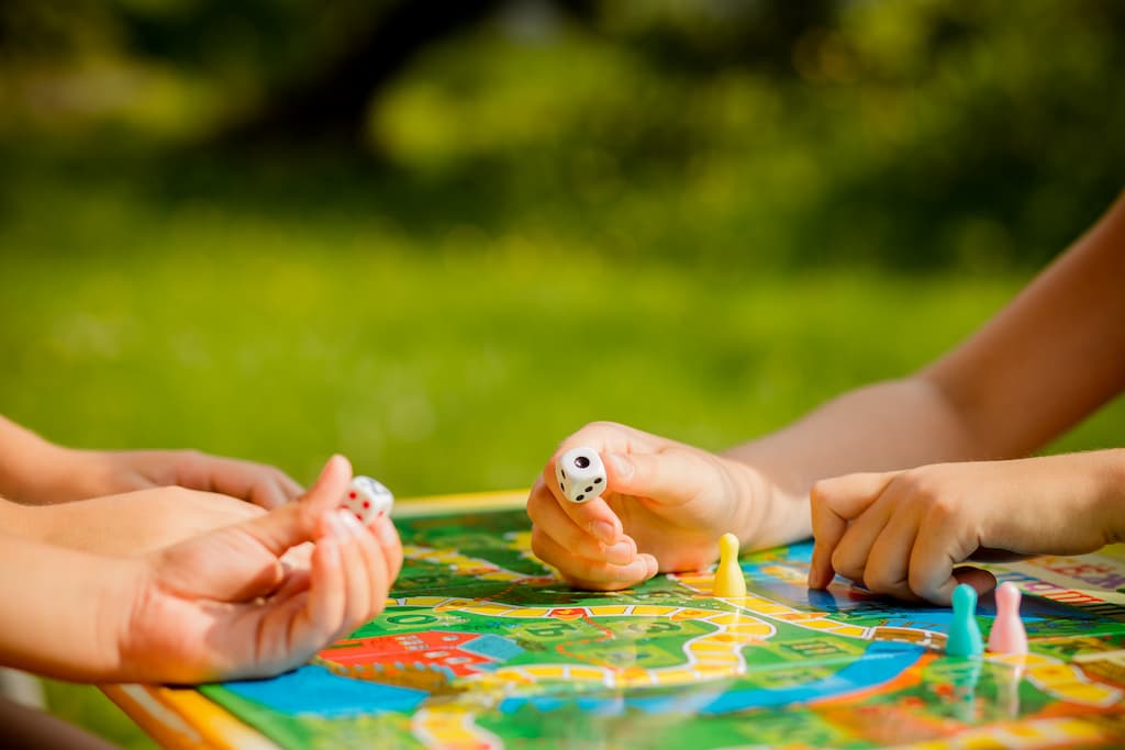 7 jeux rigolos, fun et sans danger pour les enfants à faire dans